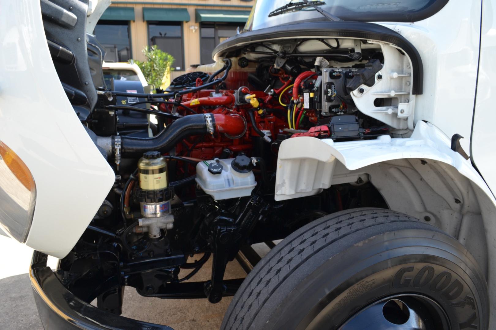 2019 WHITE /BLACK FREIGHTLINER M2-106 with an CUMMINS B6.7L 260HP engine, ALLISON 2500RDS AUTOMATIC transmission, located at 9172 North Fwy, Houston, TX, 77037, (713) 910-6868, 29.887470, -95.411903 - Photo#13